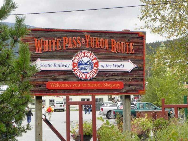 White-Pass-Sign